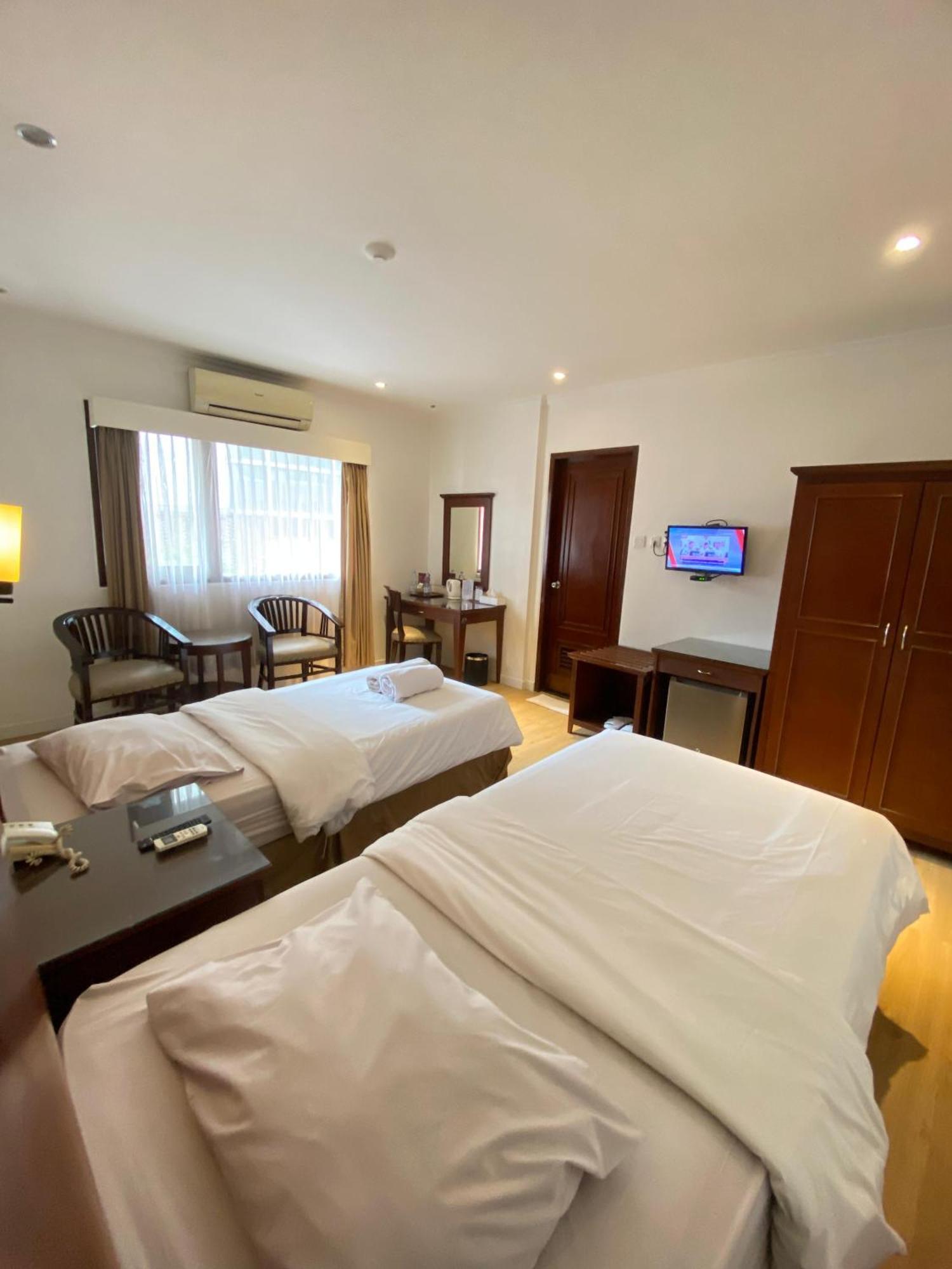 Cipta Hotel Wahid Hasyim Jakarta Exterior photo
