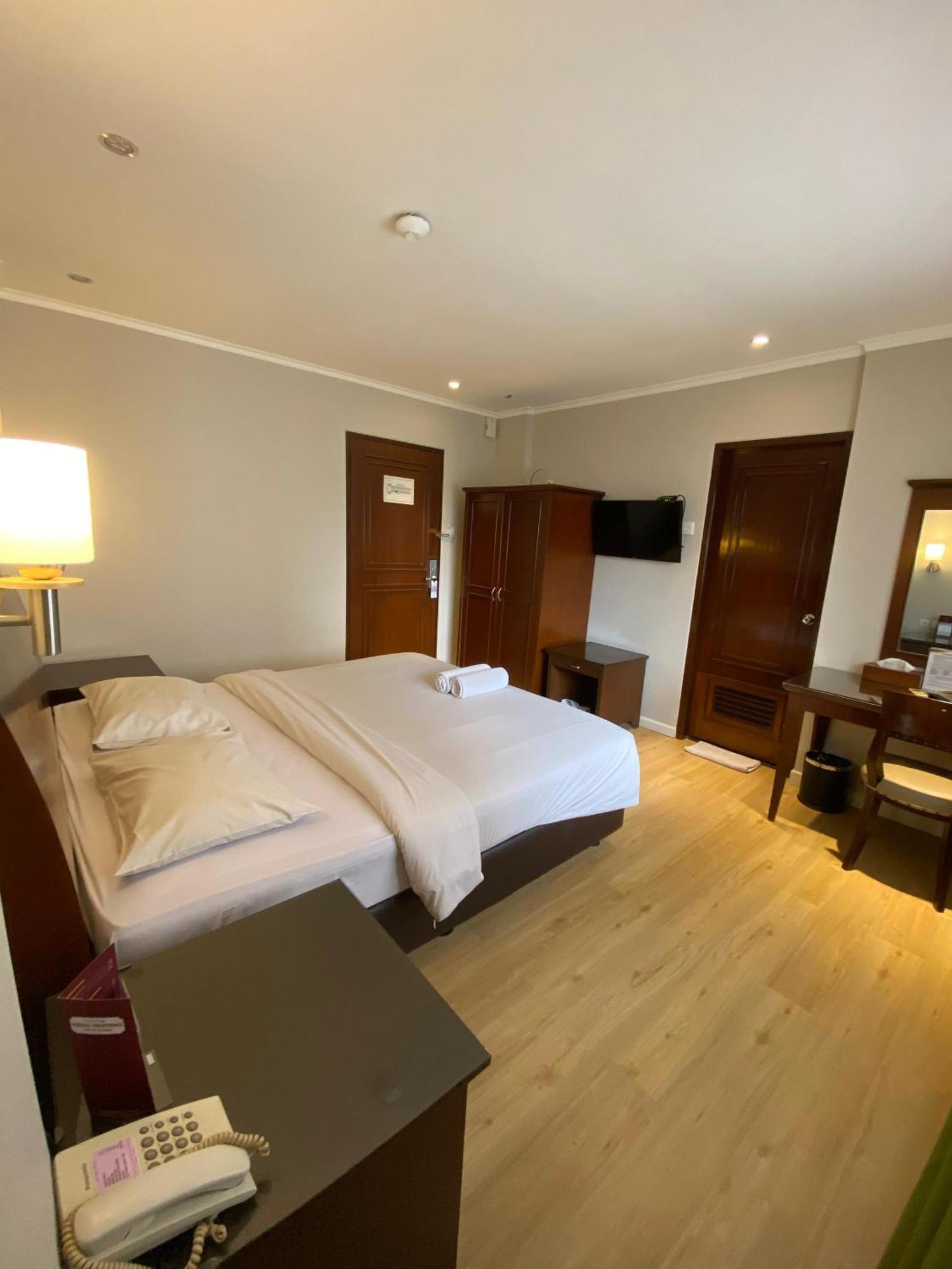Cipta Hotel Wahid Hasyim Jakarta Exterior photo