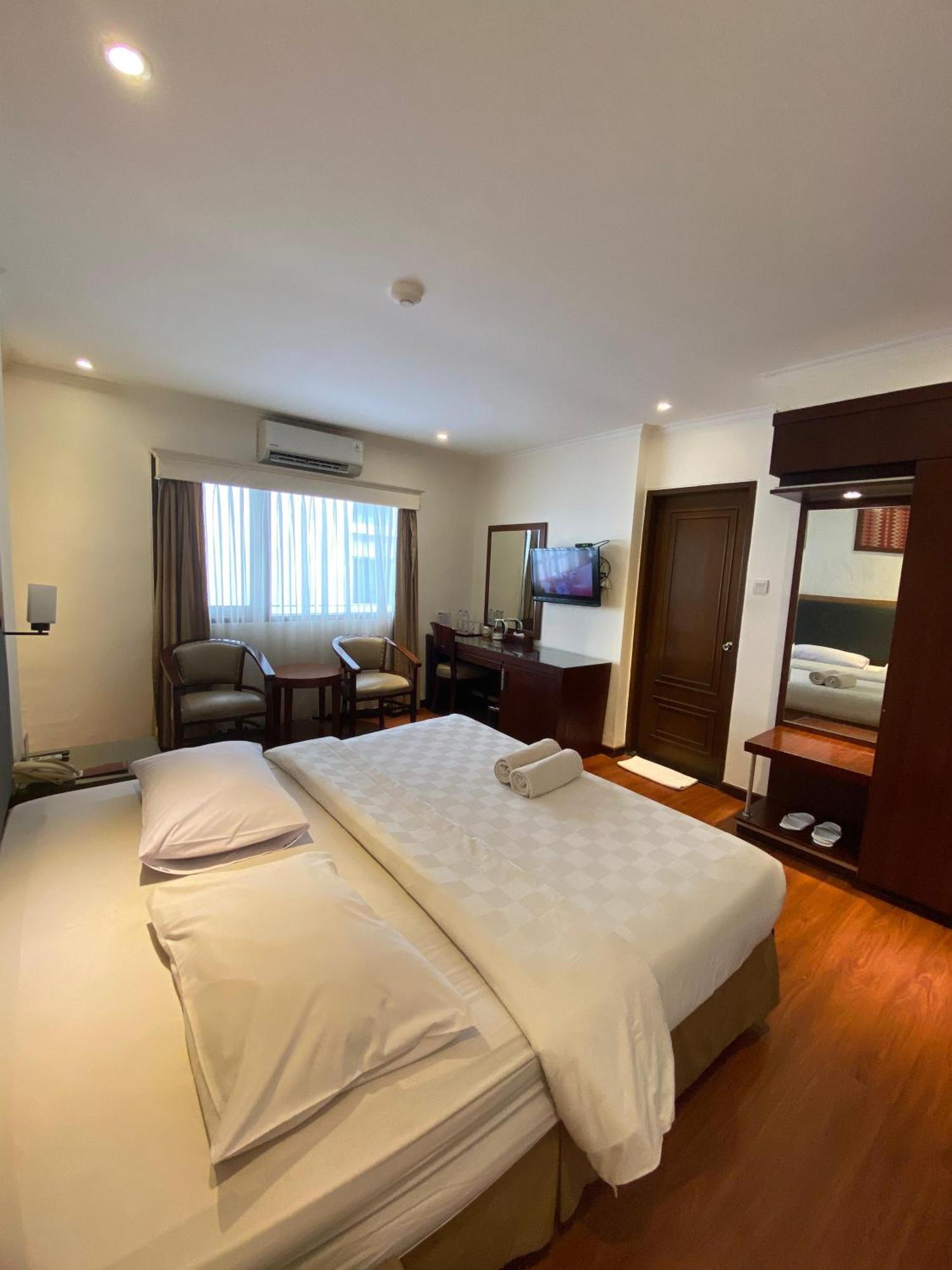 Cipta Hotel Wahid Hasyim Jakarta Exterior photo