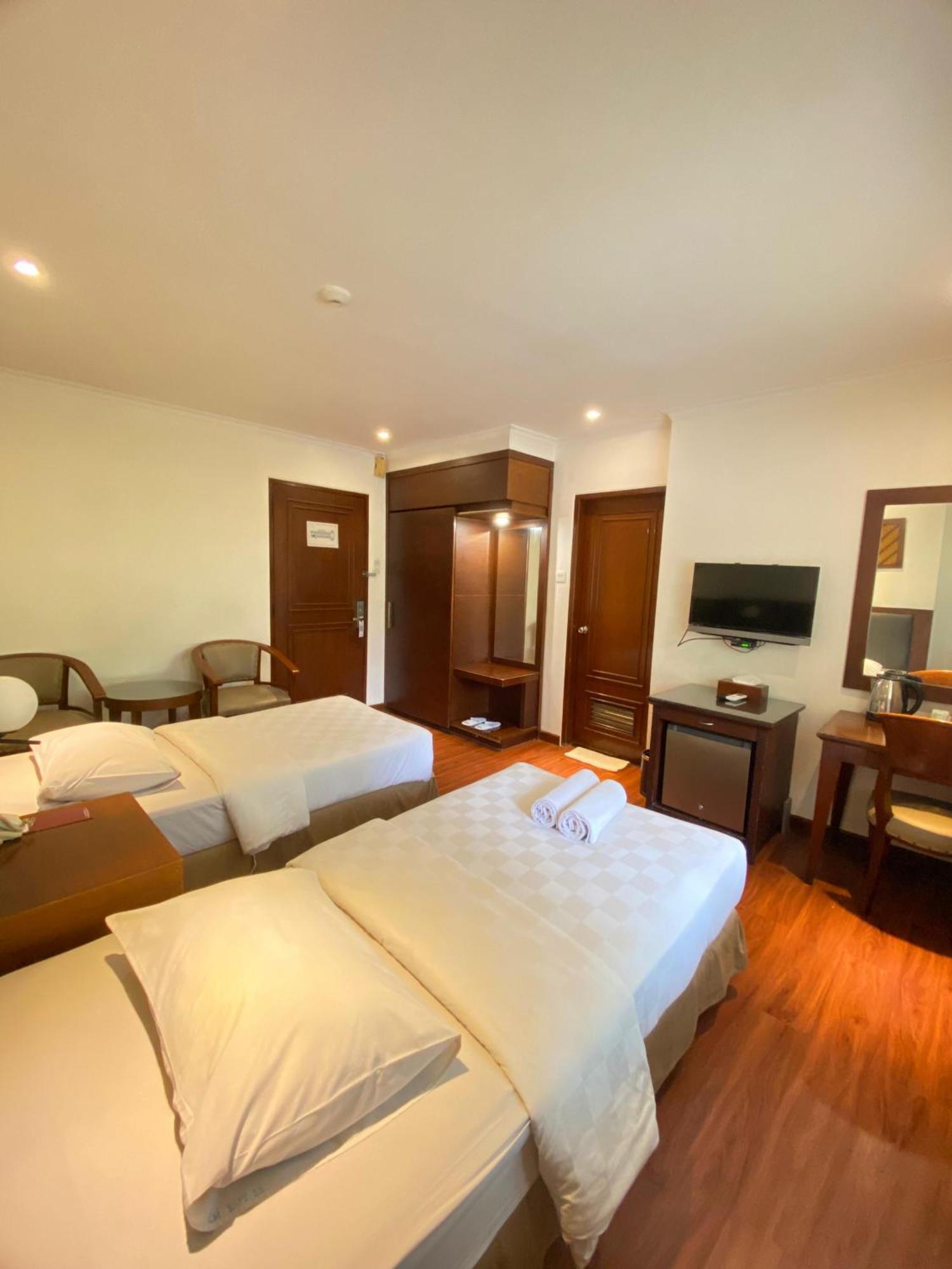 Cipta Hotel Wahid Hasyim Jakarta Exterior photo